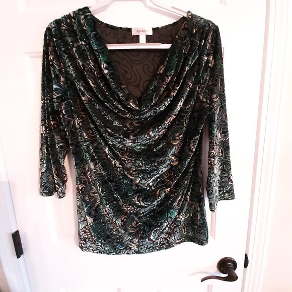 2 beautiful tops, very comfortable and feminine - Picture 2 of 8